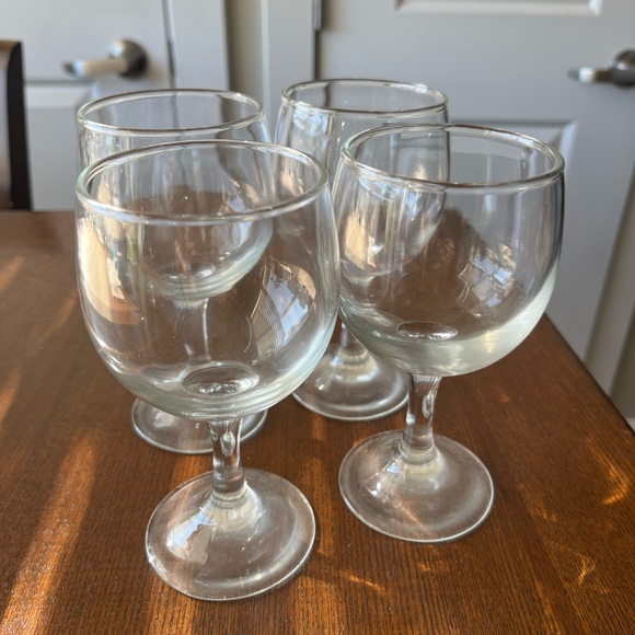 Set of 4 Drinking Glass Goblets (Can Sell Separate) - Picture 4 of 5